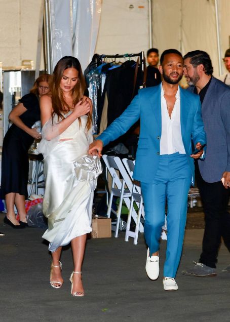 Chrissy Teigen – With John legend attend a charity event hosted by Prada at the Gagosian Gallery