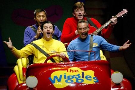 Who is The Wiggles dating? The Wiggles girlfriend, wife