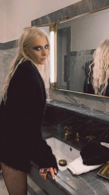 Who Is Taylor Momsen Dating? Taylor Momsen Boyfriend, Husband