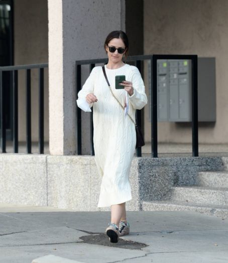 Minka Kelly – Spotted out running errands in Los Angeles | Minka Kelly