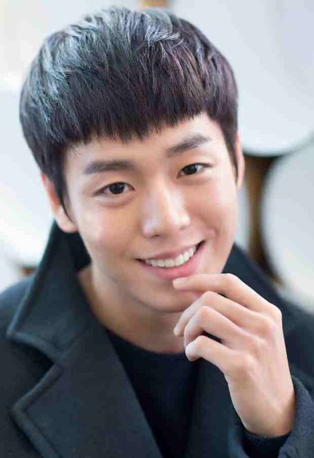 Actor Lee Hyun Woo Wiki, Girlfriend, Age, Height, Parents & More