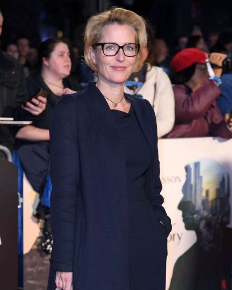 Gillian Anderson – ‘Marriage story’ Premiere in London | Gillian