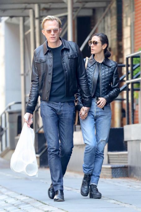 Paul Bettany & Jennifer Connelly Coordinate in Leather Jackets for Dinner:  Photo 4350845, Jennifer Connelly, Paul Bettany Photos