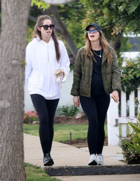 Katherine Schwarzenegger – With sister Christina in Los Angeles