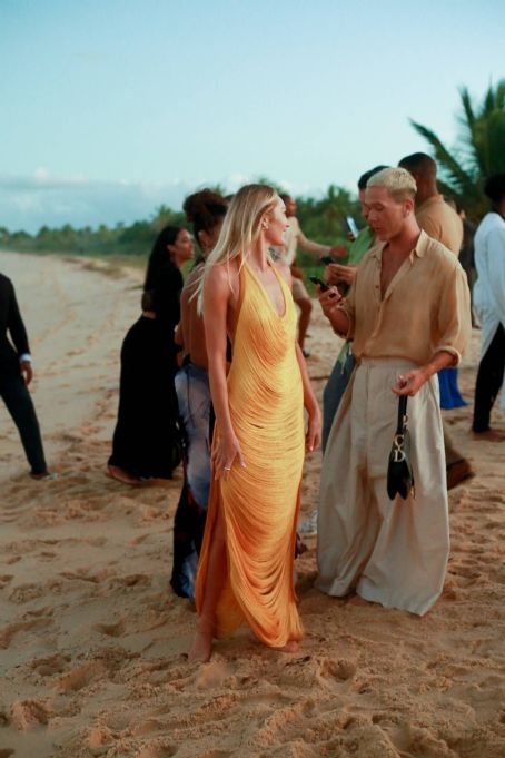 Candice Swanepoel – Attending Lais Ribeiro and Joakim Noah’s wedding in