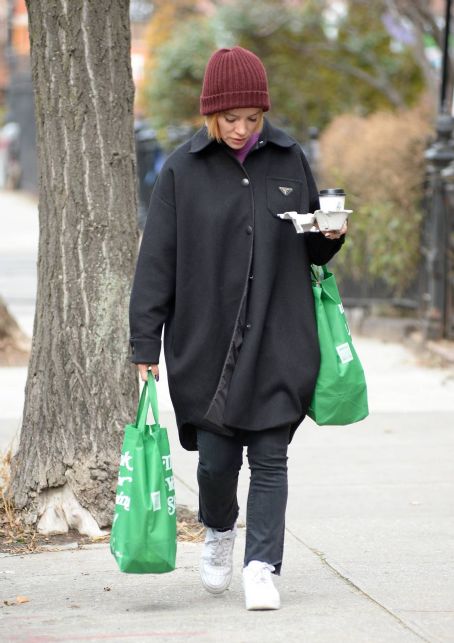Lily Allen – Seen while on a coffee run in New York